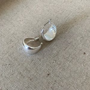 Chloe + Isabel Small Hoop Earrings